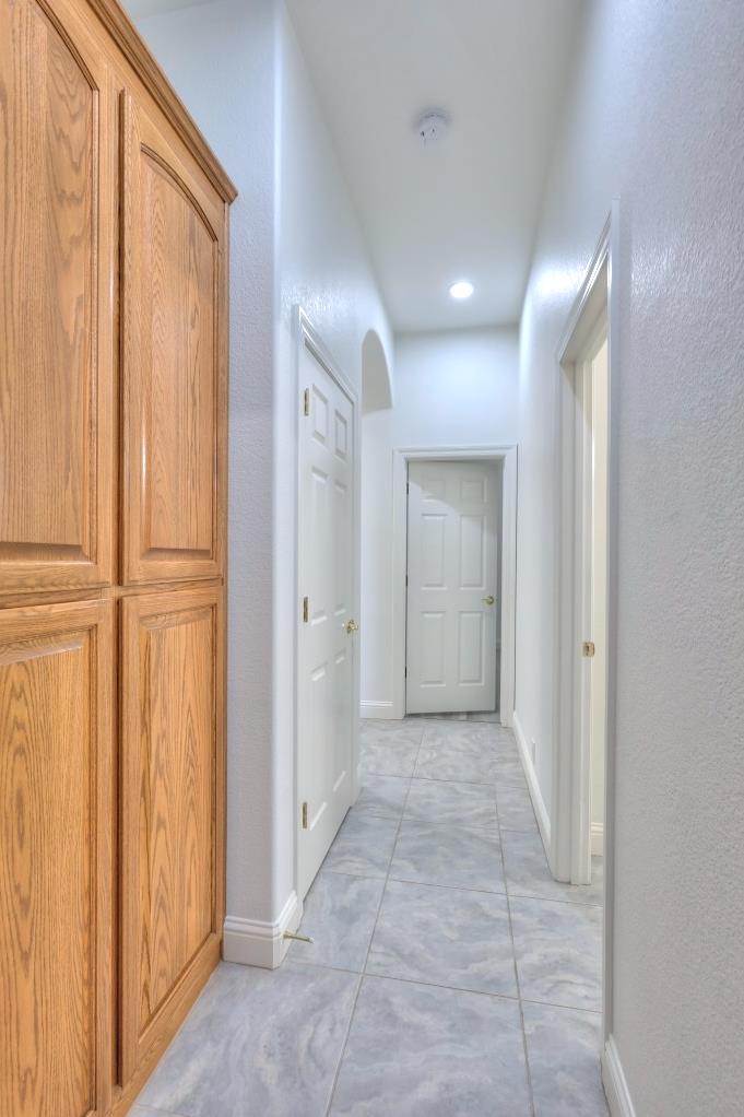 1048 Gladiola Pl, Manteca, CA 95336
