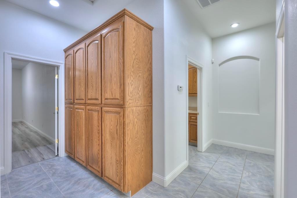 1048 Gladiola Pl, Manteca, CA 95336