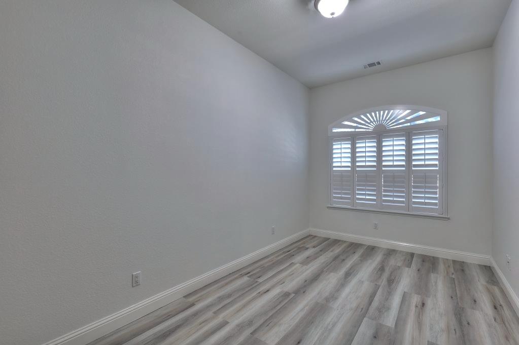 1048 Gladiola Pl, Manteca, CA 95336