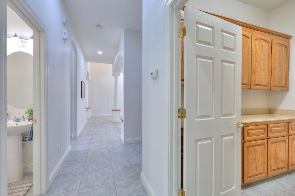 1048 Gladiola Pl, Manteca, CA 95336