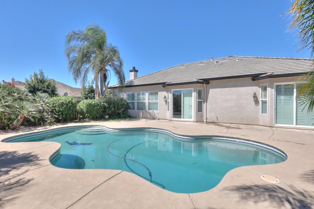 1048 Gladiola Pl, Manteca, CA 95336