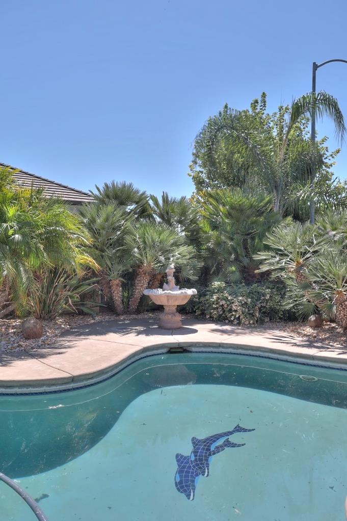 1048 Gladiola Pl, Manteca, CA 95336