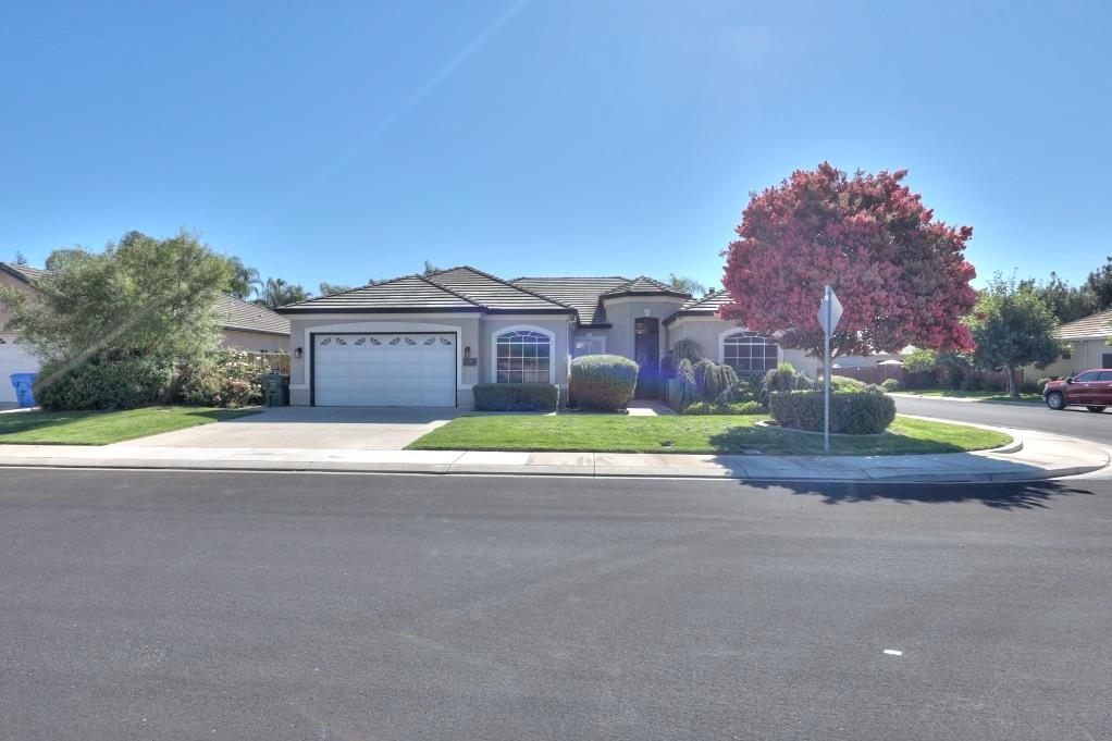 1048 Gladiola Pl, Manteca, CA 95336
