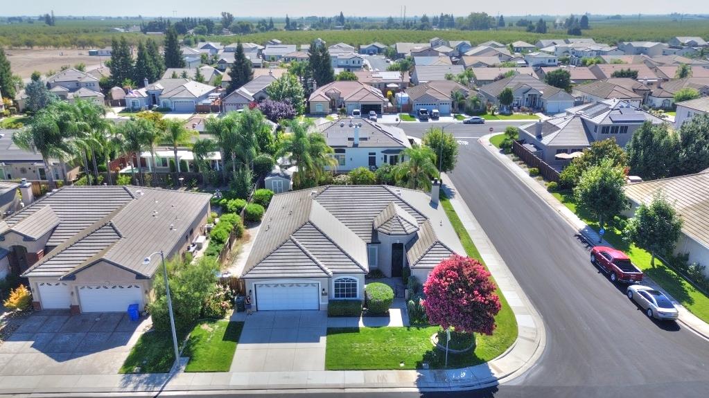 1048 Gladiola Pl, Manteca, CA 95336