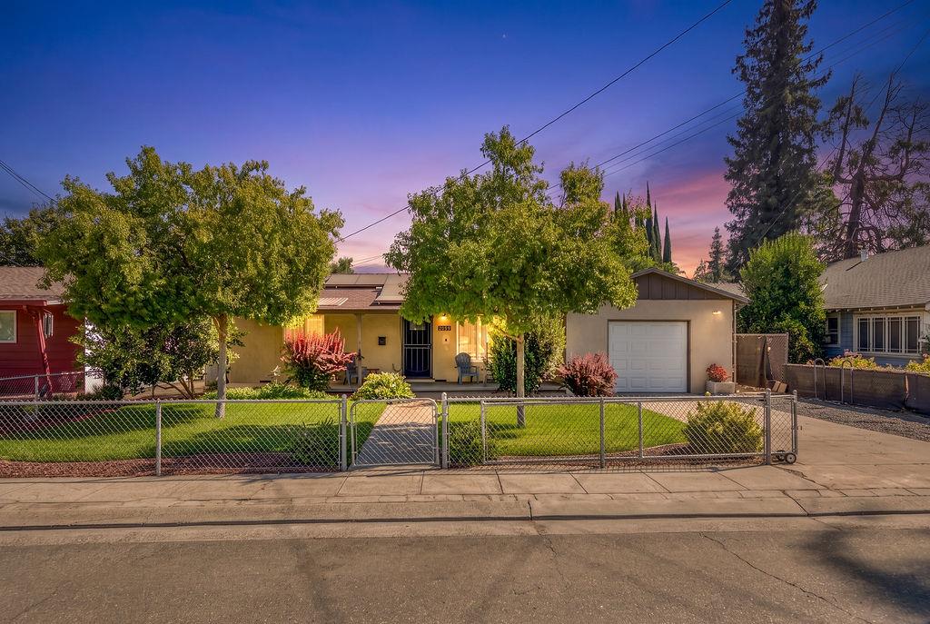 2034 Coley Ave, Escalon, CA 95320