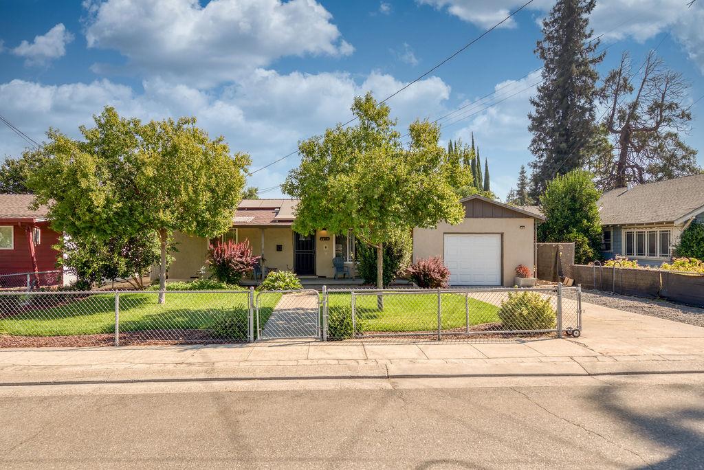 2034 Coley Ave, Escalon, CA 95320