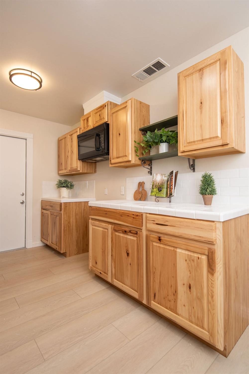 2034 Coley Ave, Escalon, CA 95320