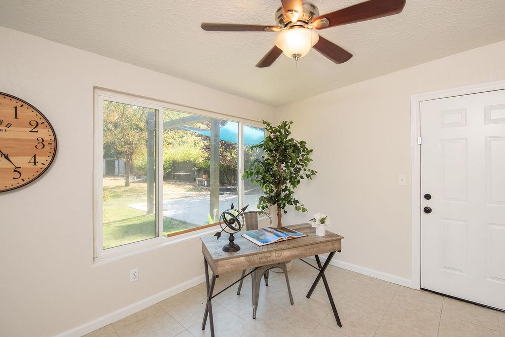 2034 Coley Ave, Escalon, CA 95320
