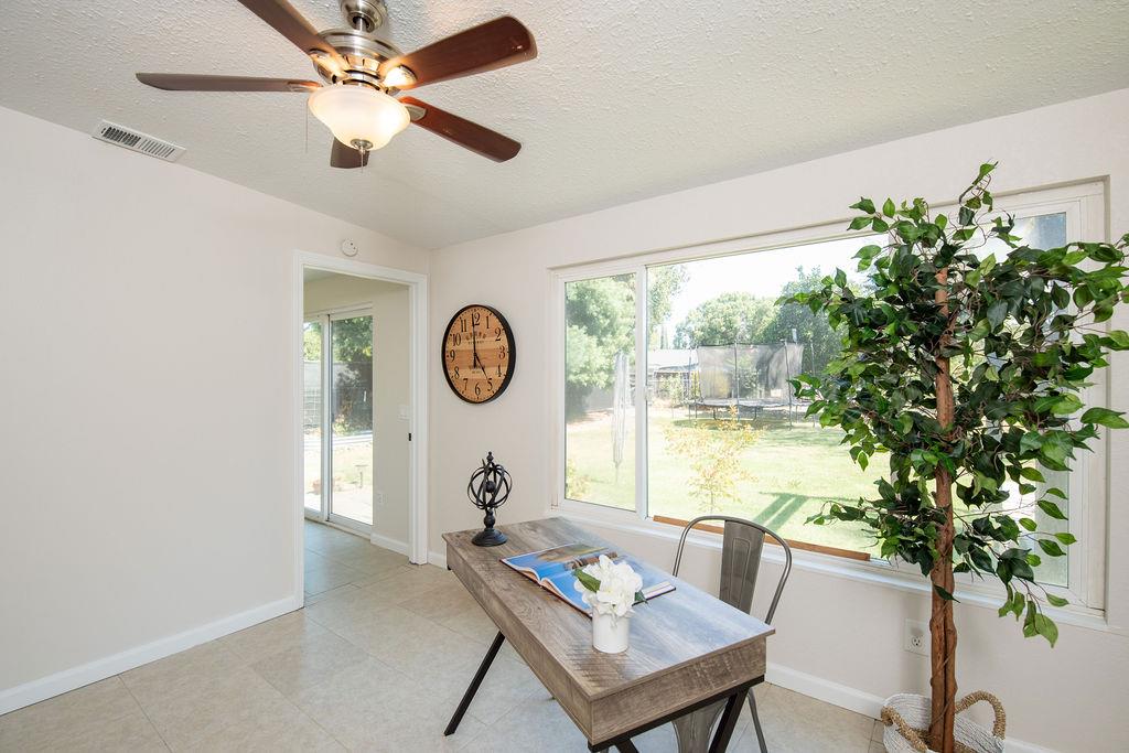2034 Coley Ave, Escalon, CA 95320