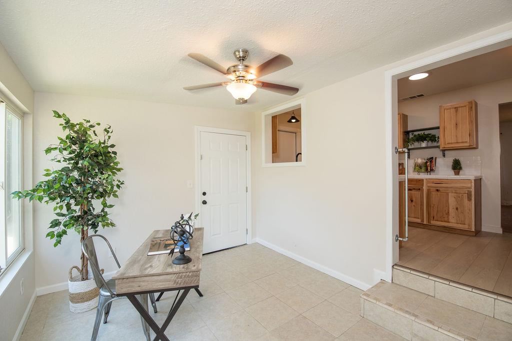 2034 Coley Ave, Escalon, CA 95320