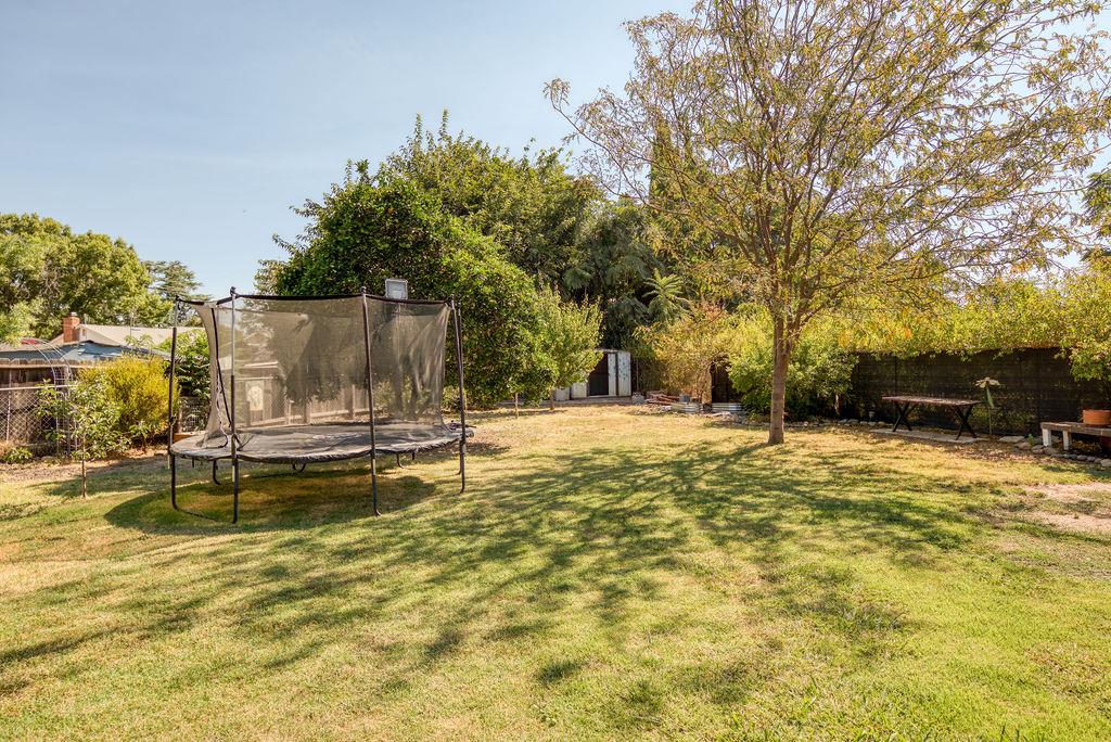 2034 Coley Ave, Escalon, CA 95320