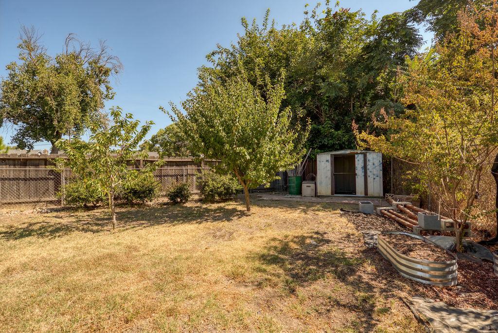 2034 Coley Ave, Escalon, CA 95320