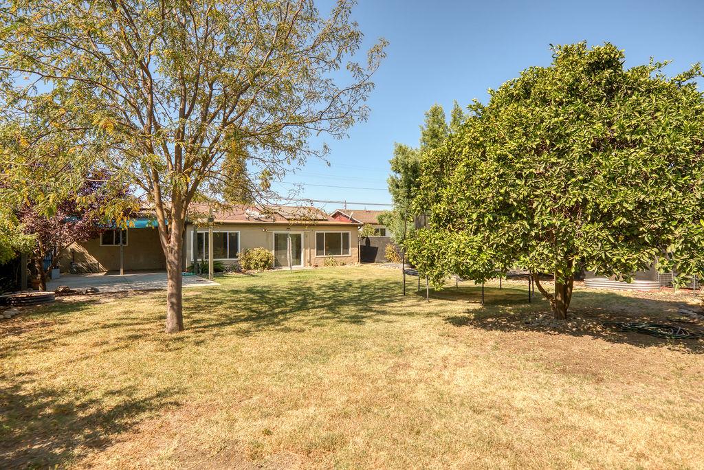 2034 Coley Ave, Escalon, CA 95320