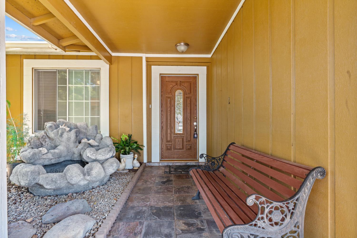 1044 Fruitbasket Ln, Livingston, CA 95334