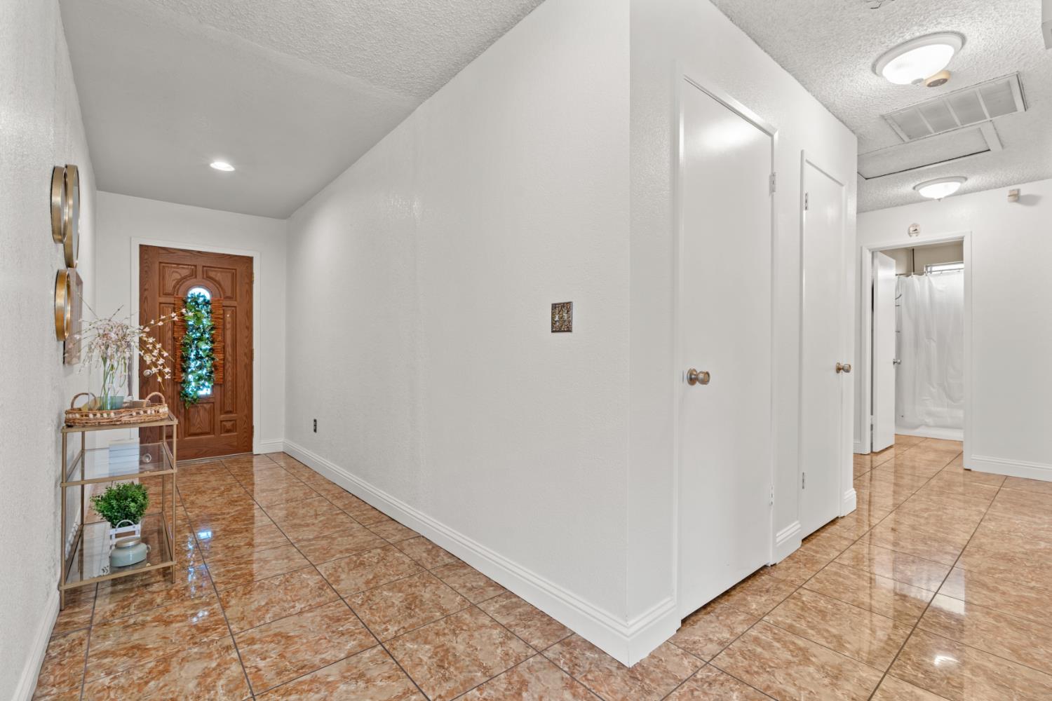 1044 Fruitbasket Ln, Livingston, CA 95334
