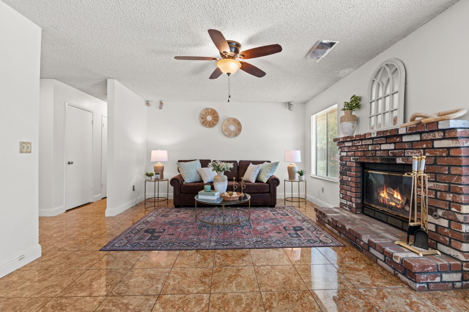 1044 Fruitbasket Ln, Livingston, CA 95334