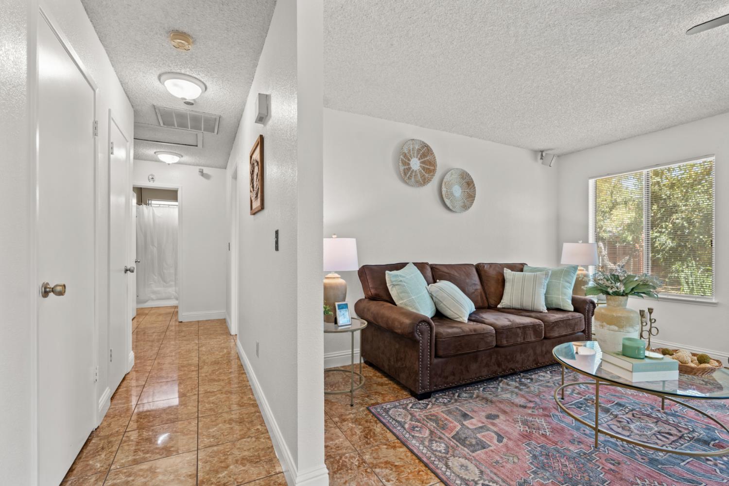 1044 Fruitbasket Ln, Livingston, CA 95334