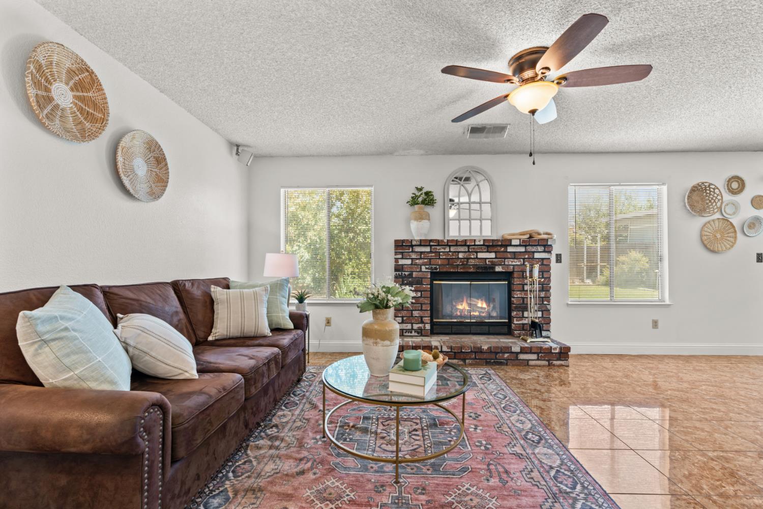 1044 Fruitbasket Ln, Livingston, CA 95334
