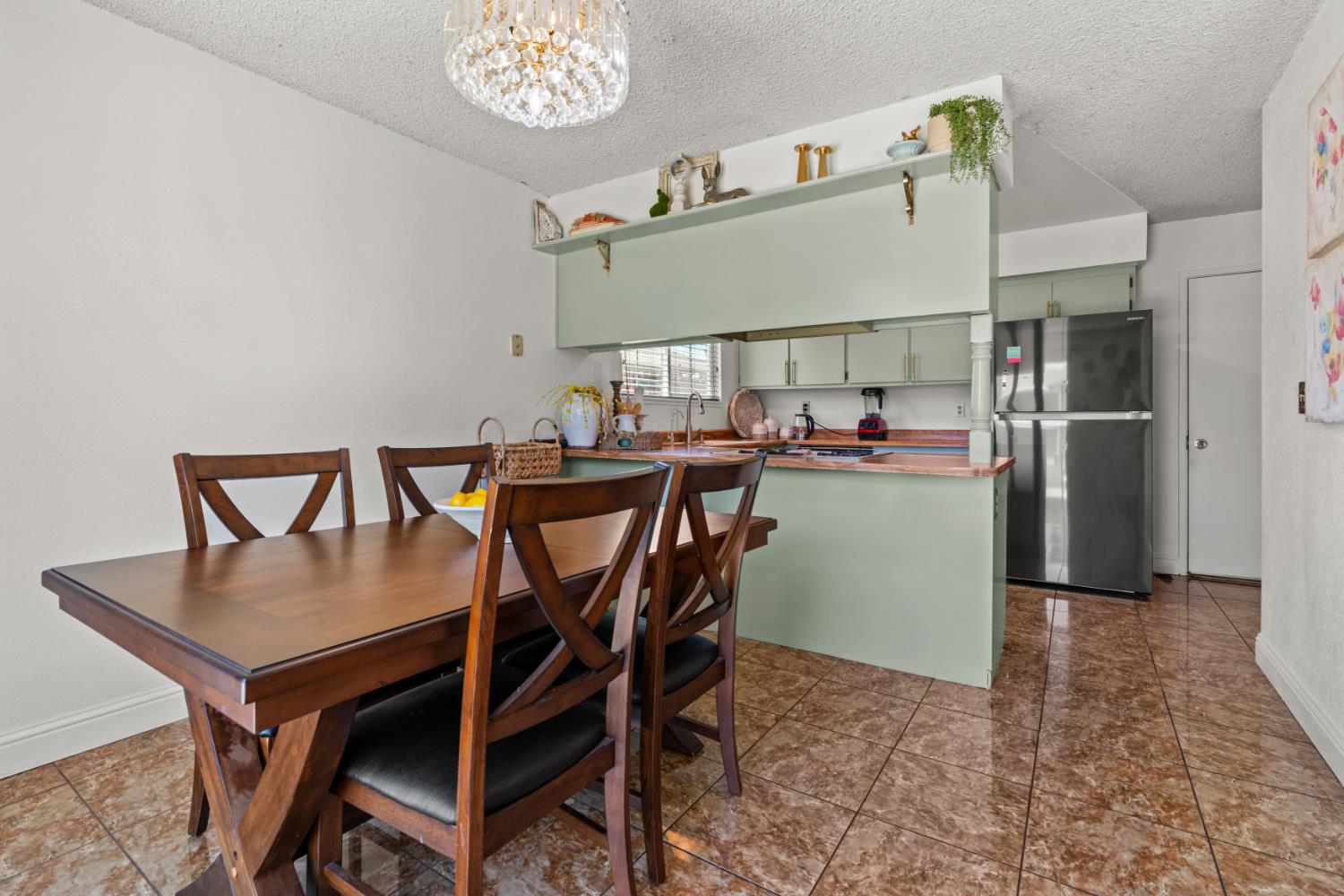 1044 Fruitbasket Ln, Livingston, CA 95334