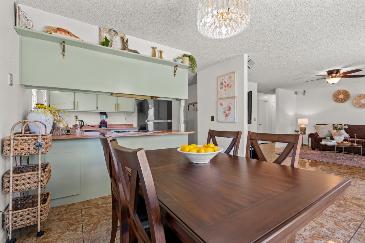 1044 Fruitbasket Ln, Livingston, CA 95334