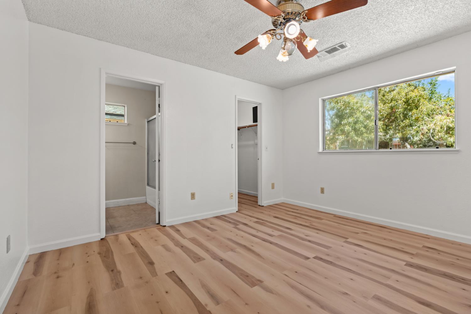 1044 Fruitbasket Ln, Livingston, CA 95334