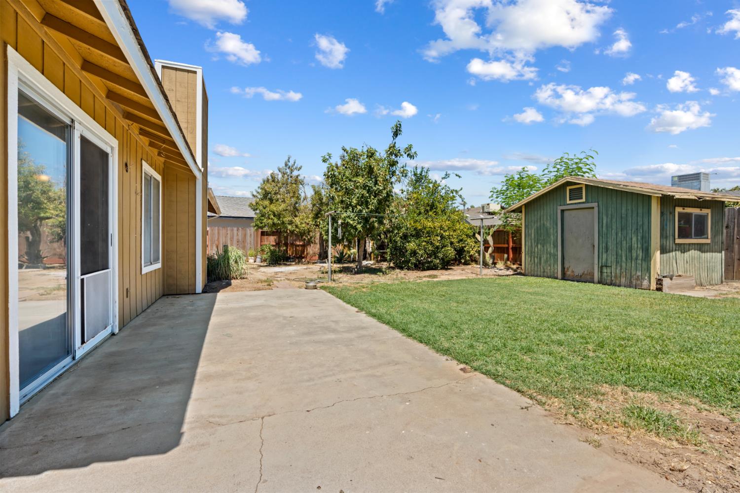 1044 Fruitbasket Ln, Livingston, CA 95334