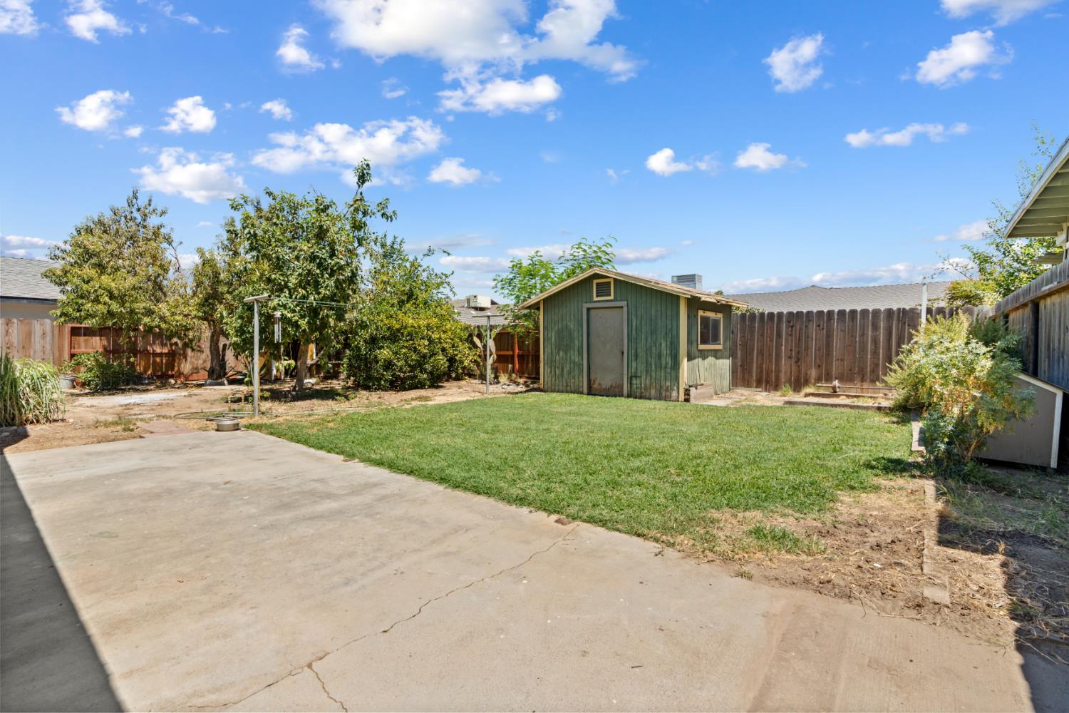 1044 Fruitbasket Ln, Livingston, CA 95334
