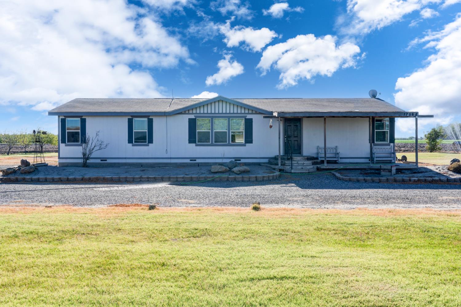 17568 Clement Ave, Dos Palos, CA 93620
