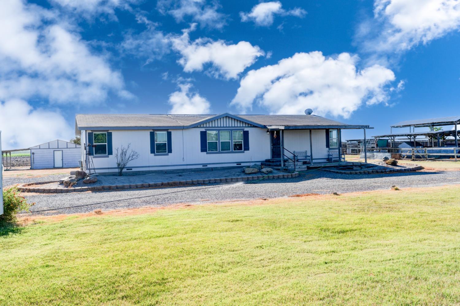 17568 Clement Ave, Dos Palos, CA 93620