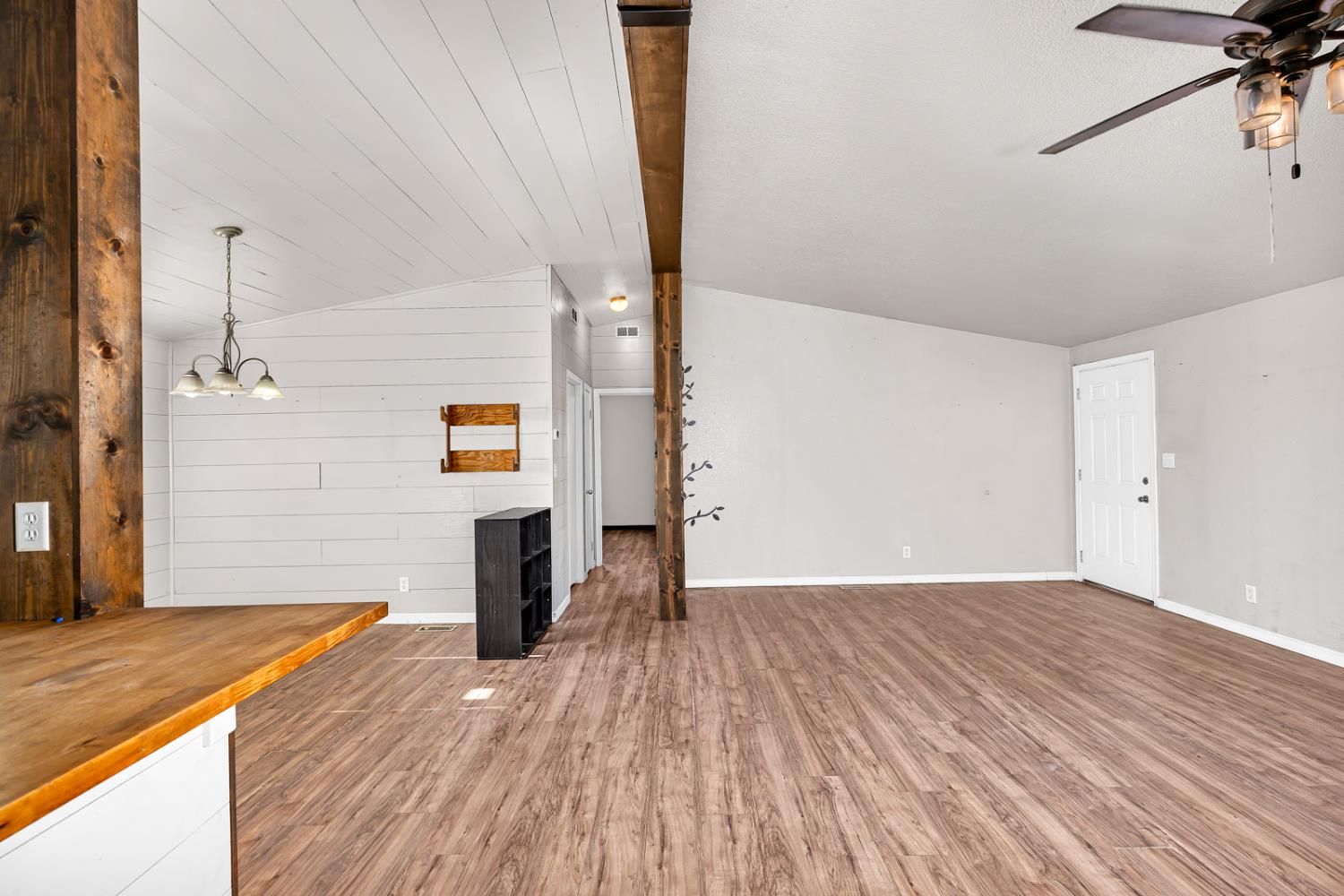 17568 Clement Ave, Dos Palos, CA 93620
