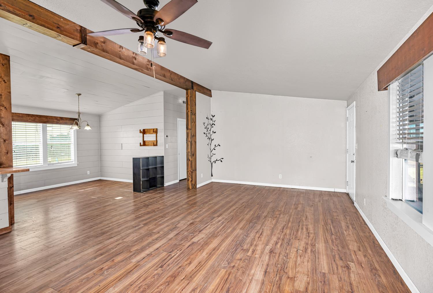 17568 Clement Ave, Dos Palos, CA 93620