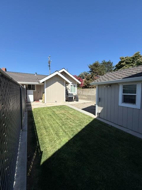 1234 Stanislaus St, Escalon, CA 95320