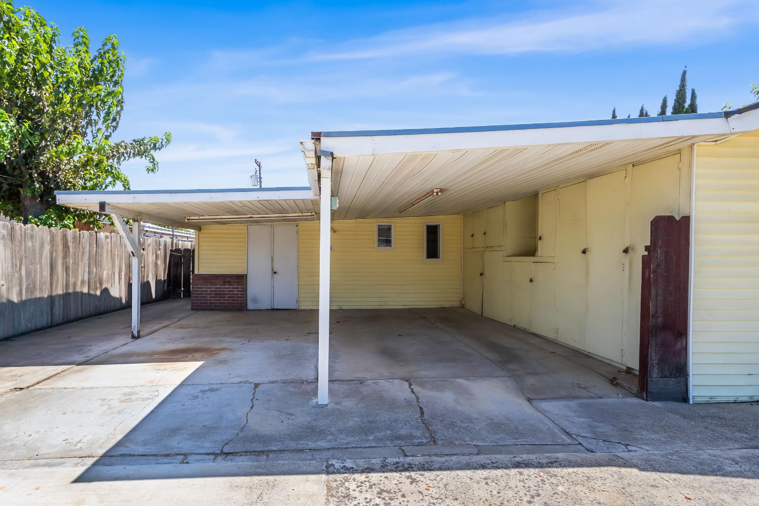 1163 Santa Lea St, Los Banos, CA 93635