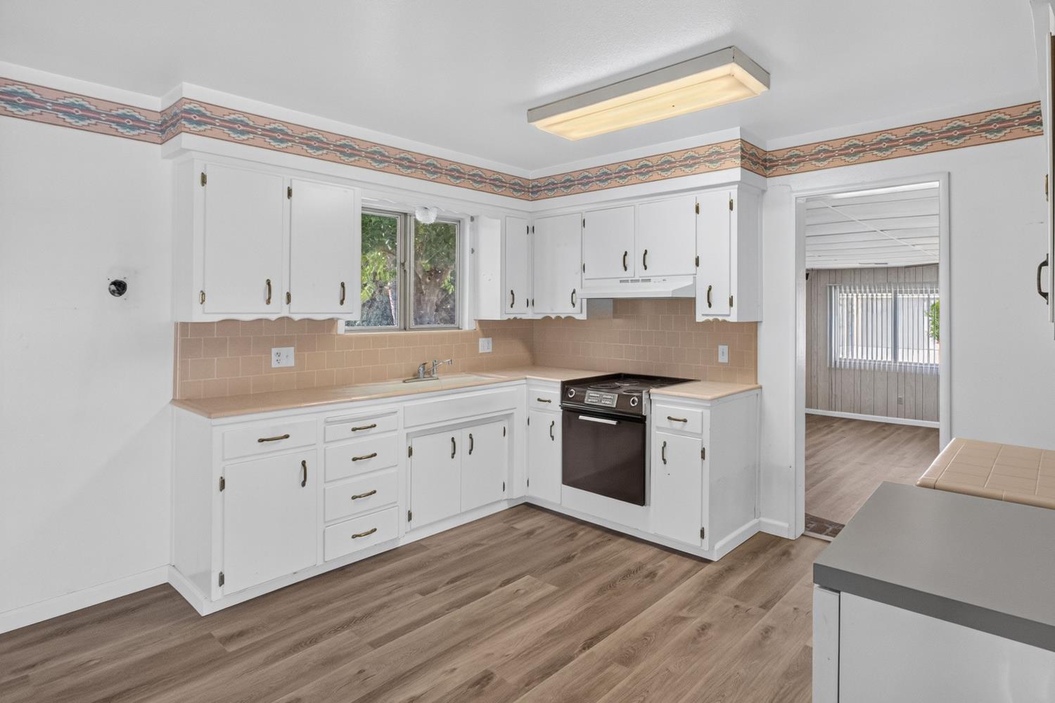 1163 Santa Lea St, Los Banos, CA 93635