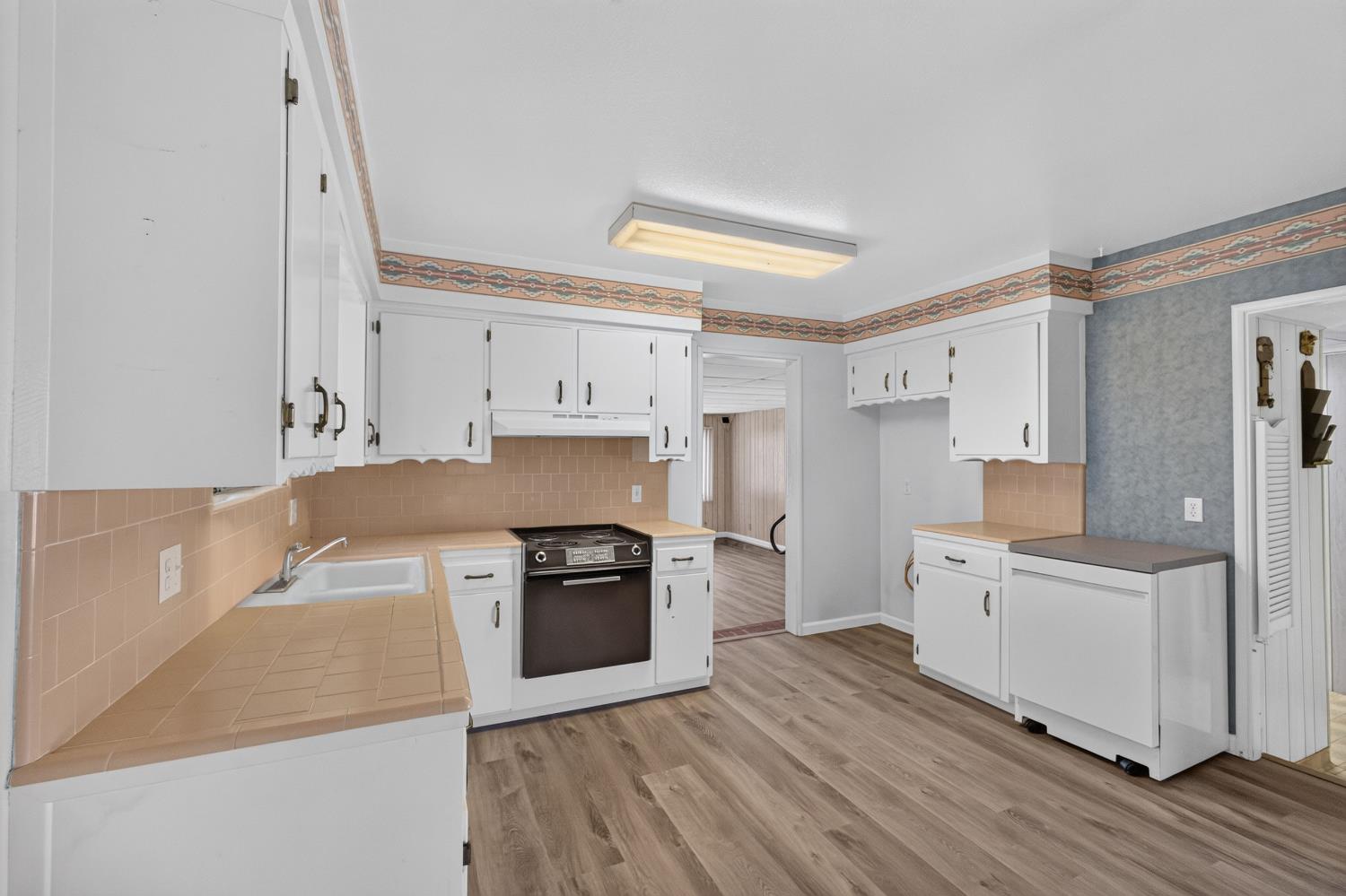 1163 Santa Lea St, Los Banos, CA 93635