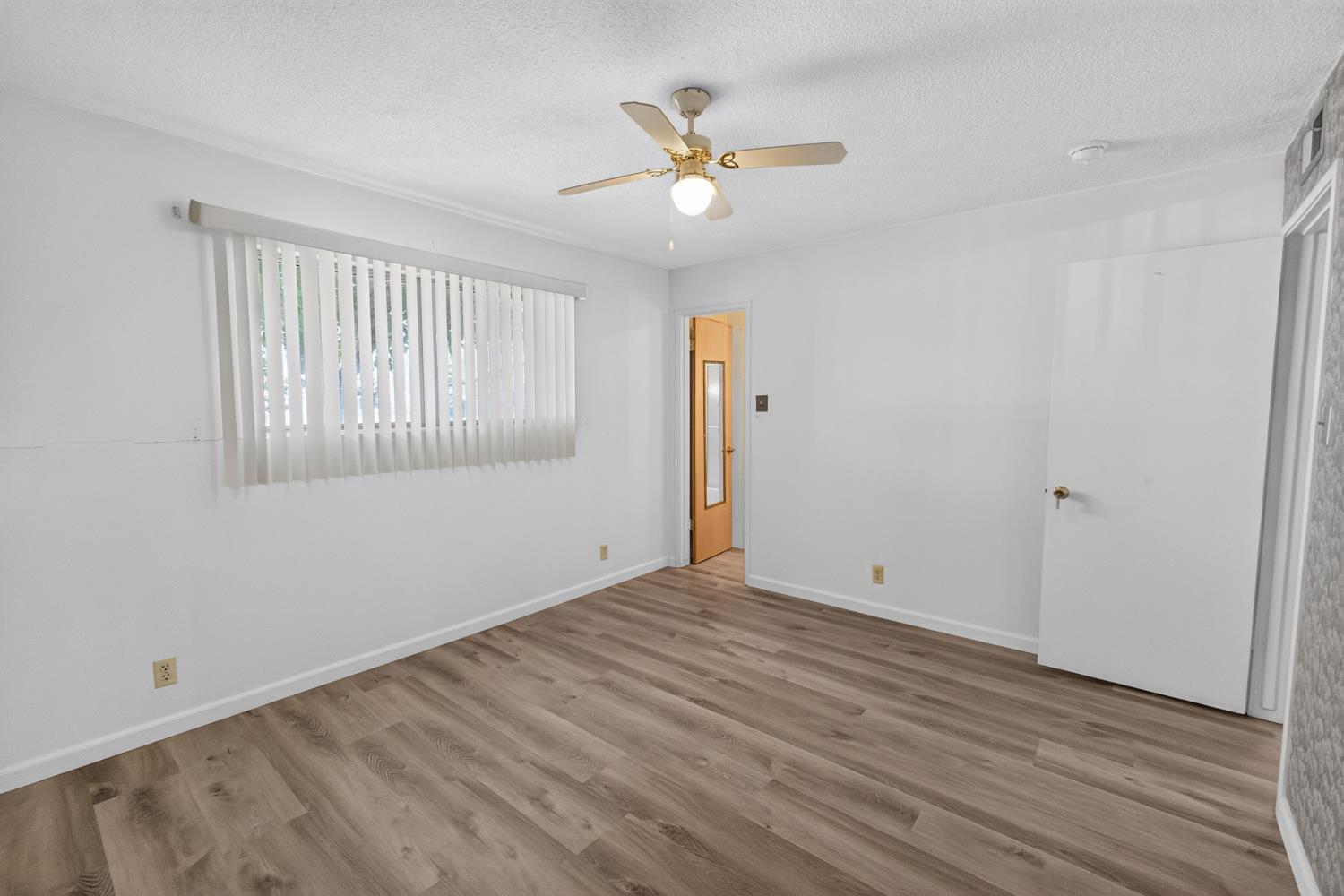 1163 Santa Lea St, Los Banos, CA 93635