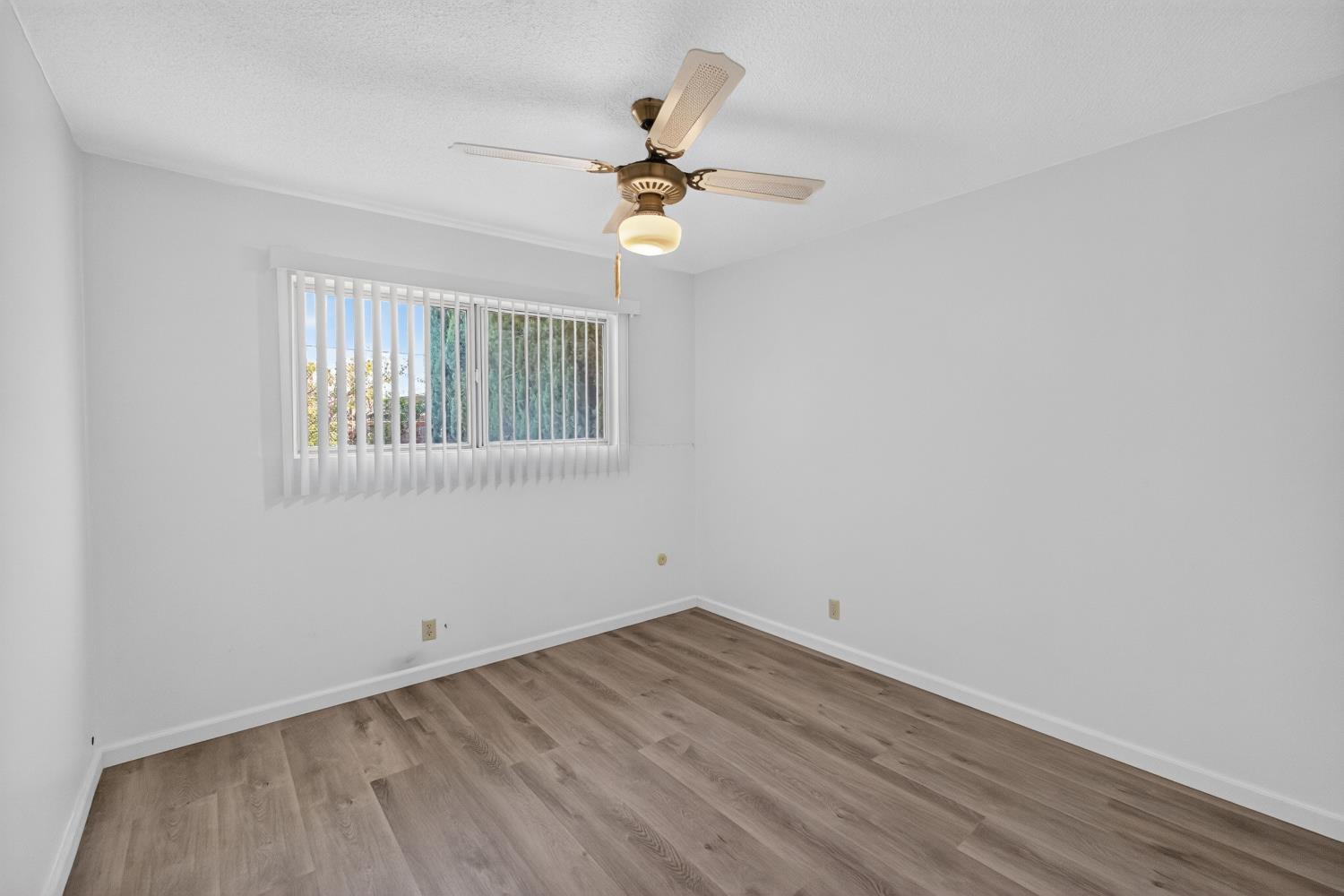 1163 Santa Lea St, Los Banos, CA 93635