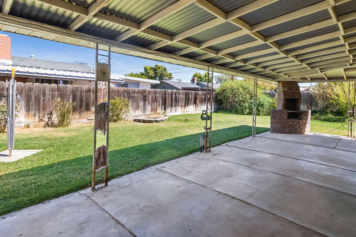 1163 Santa Lea St, Los Banos, CA 93635