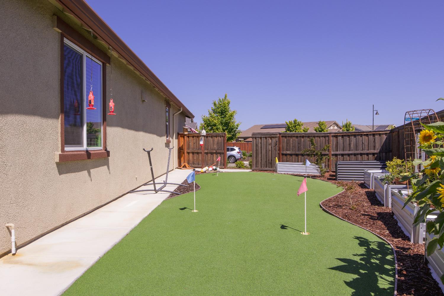 484 Pinehurst St, Manteca, CA 95336