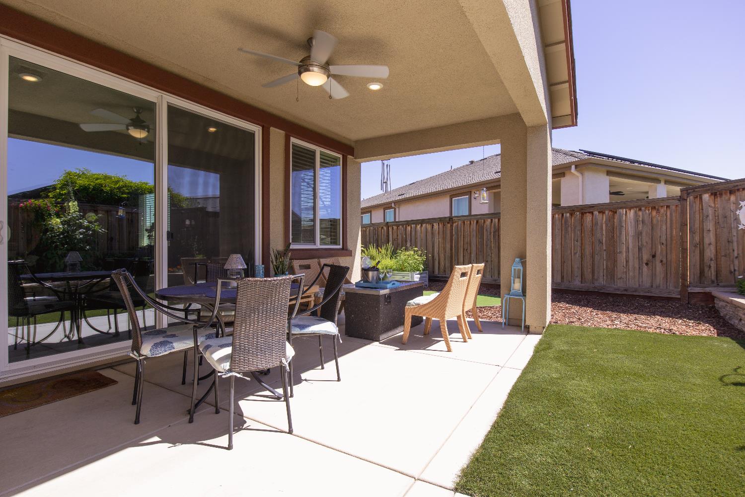 484 Pinehurst St, Manteca, CA 95336