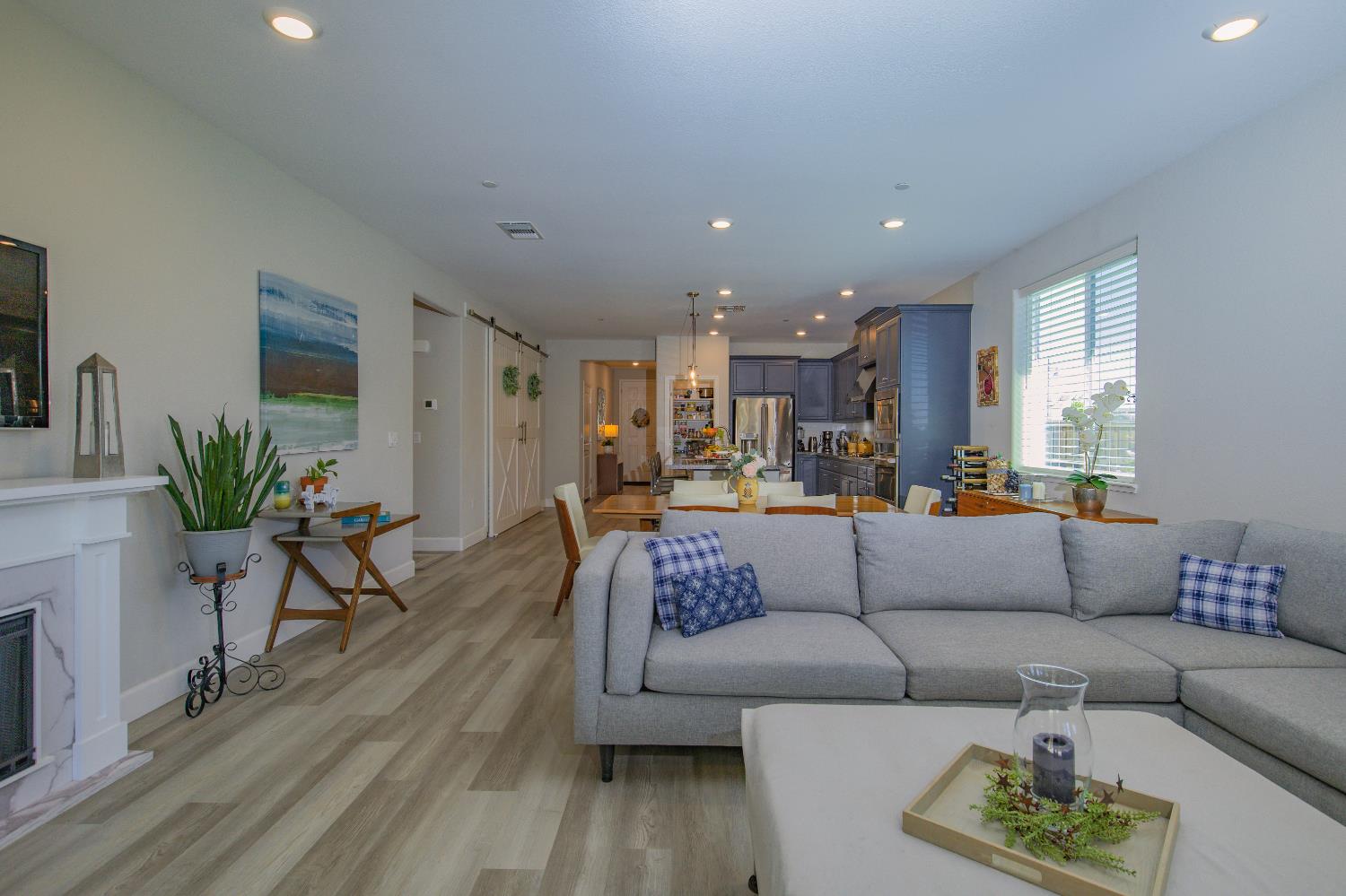 484 Pinehurst St, Manteca, CA 95336