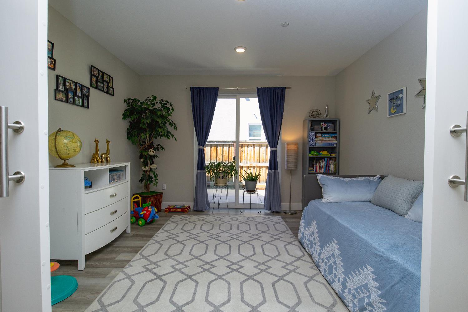 484 Pinehurst St, Manteca, CA 95336