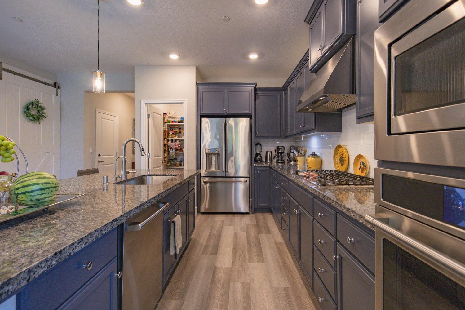 484 Pinehurst St, Manteca, CA 95336