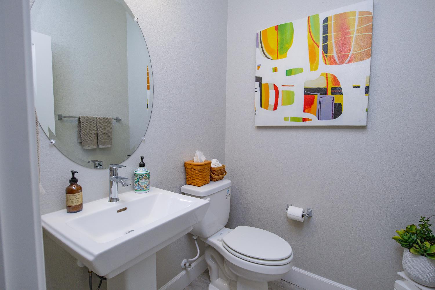 484 Pinehurst St, Manteca, CA 95336