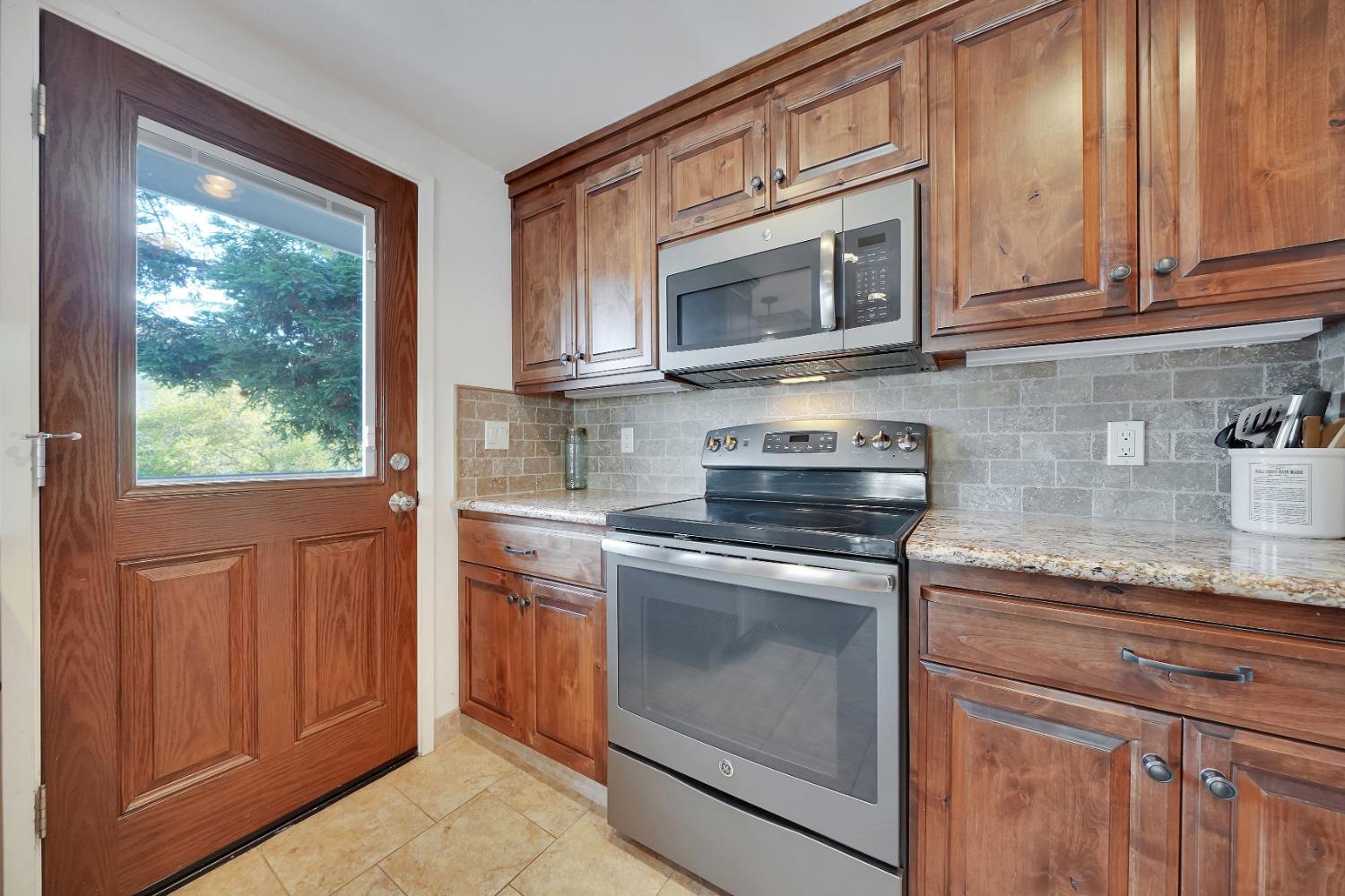 743 Sandy Bar Dr, Copperopolis, CA 95228