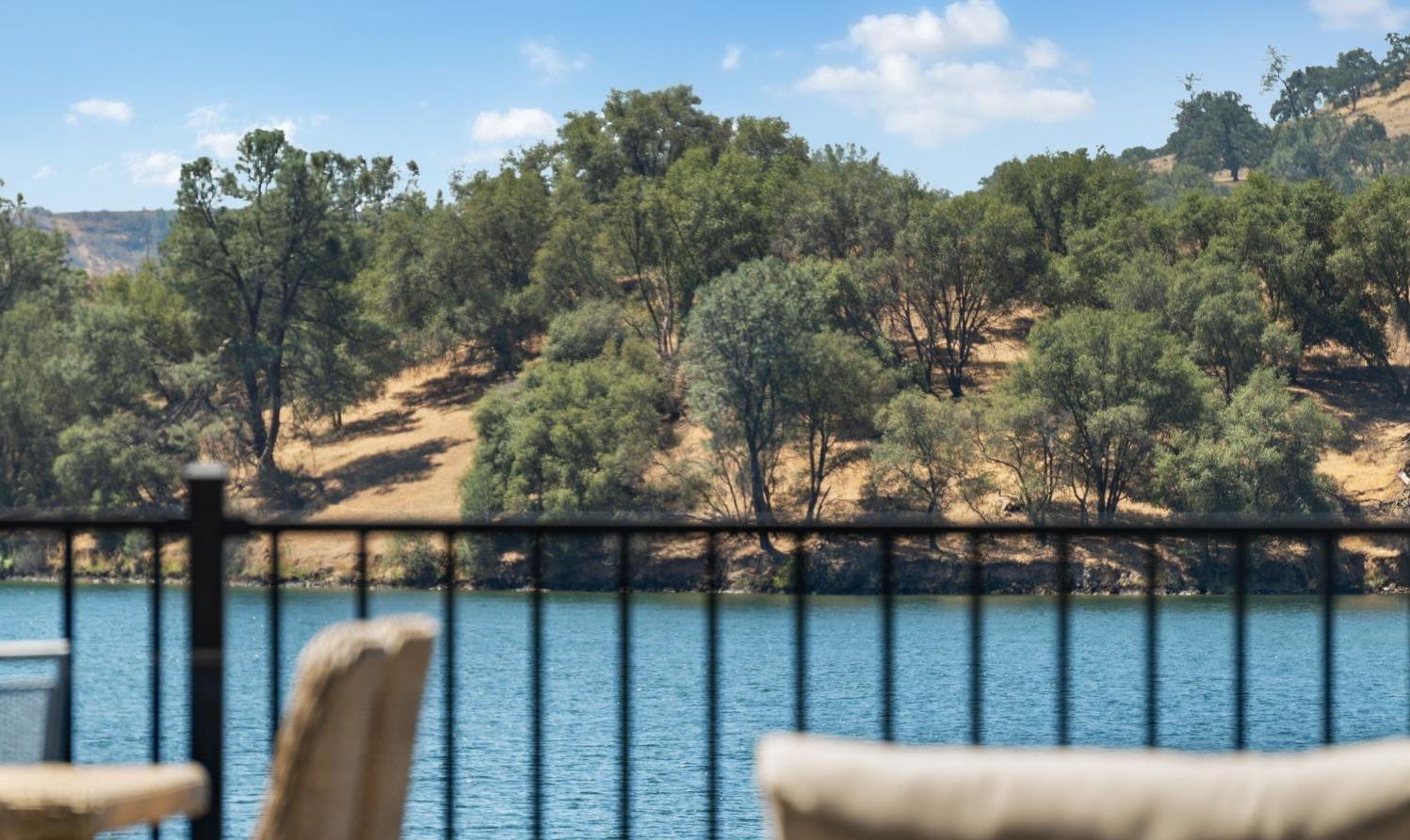 816 Foothill Rd, Copperopolis, CA 95228