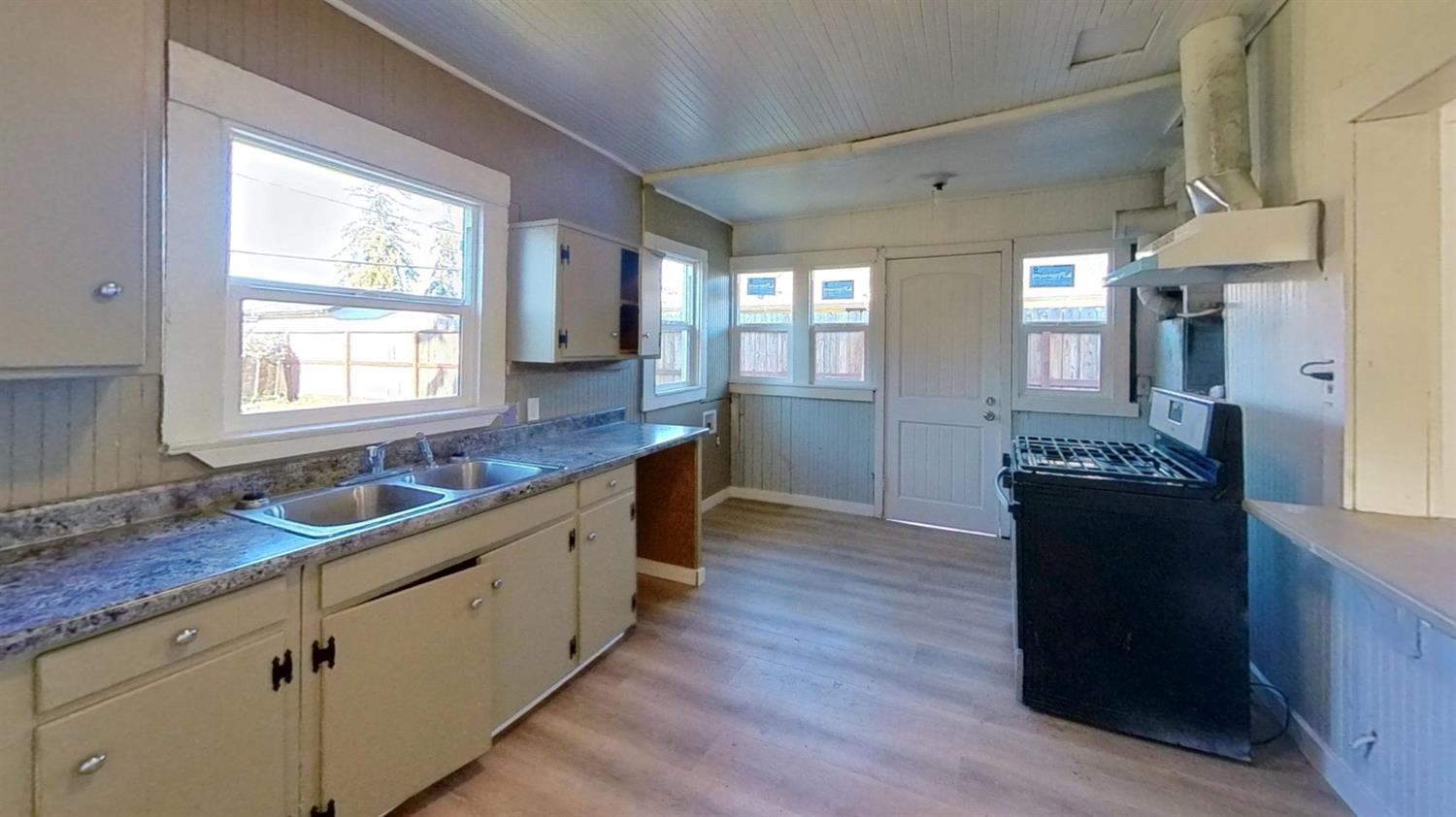 751 Nevada St, Manteca, CA 95337