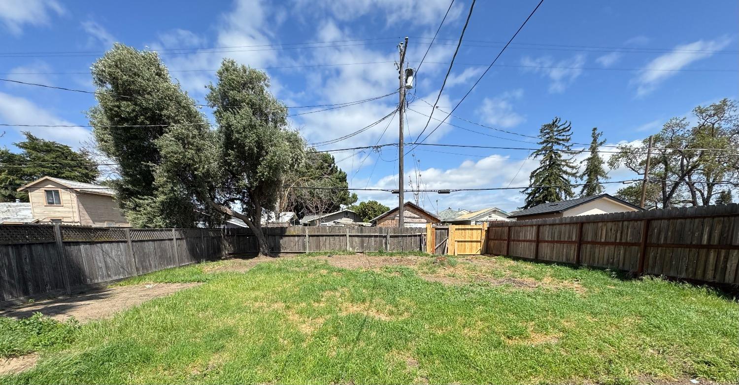 751 Nevada St, Manteca, CA 95337