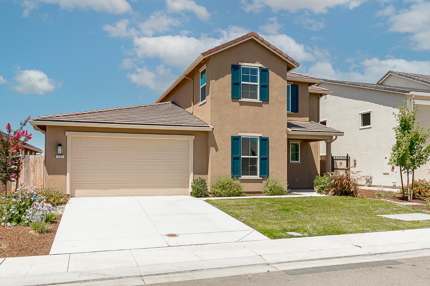 1807 Birdie St, Manteca, CA 95337
