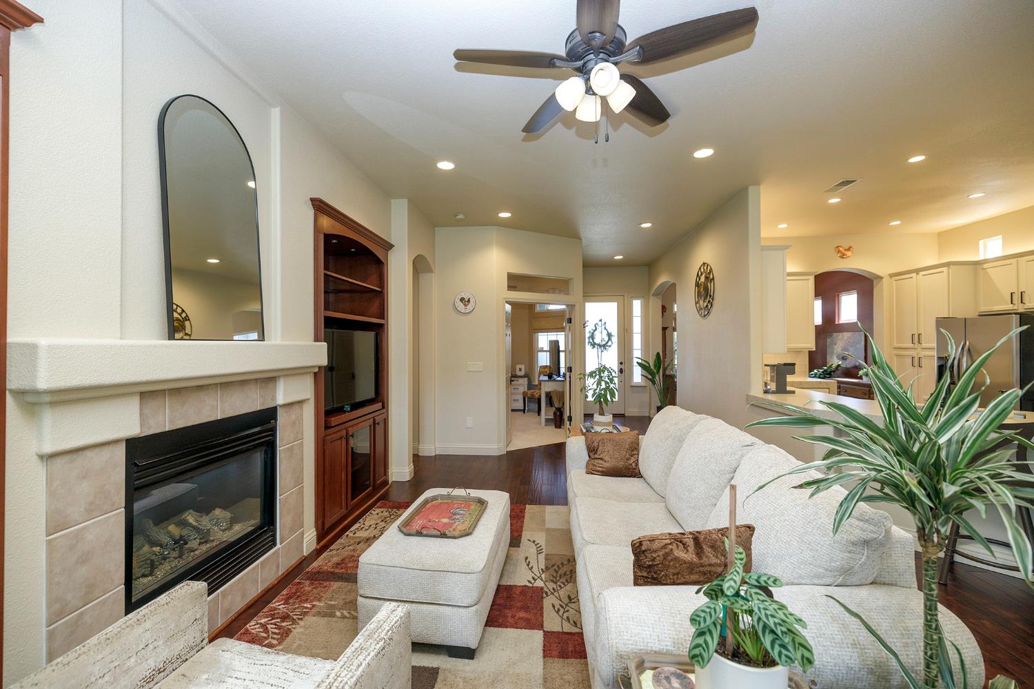 3224 Clearview Ct, Modesto, CA 95355